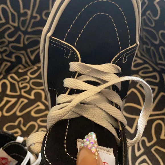 Vans - Picture 3 of 6